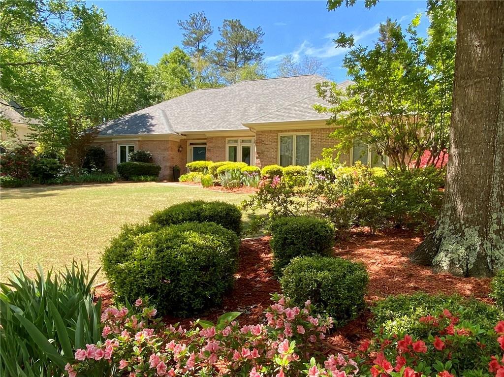 140 Shadowbrook Dr., Roswell, GA 30075