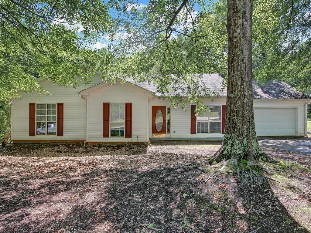 149 Elk Grove Dr., Auburn, GA 30011