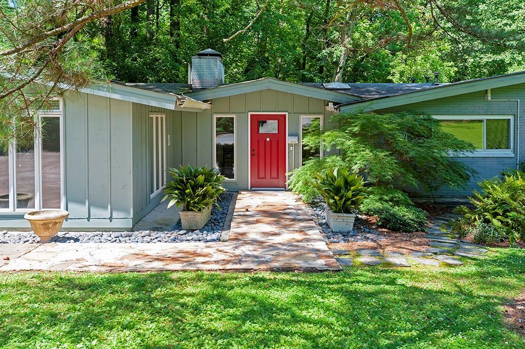 838 Barton Woods Rd., Atlanta, GA 30307
