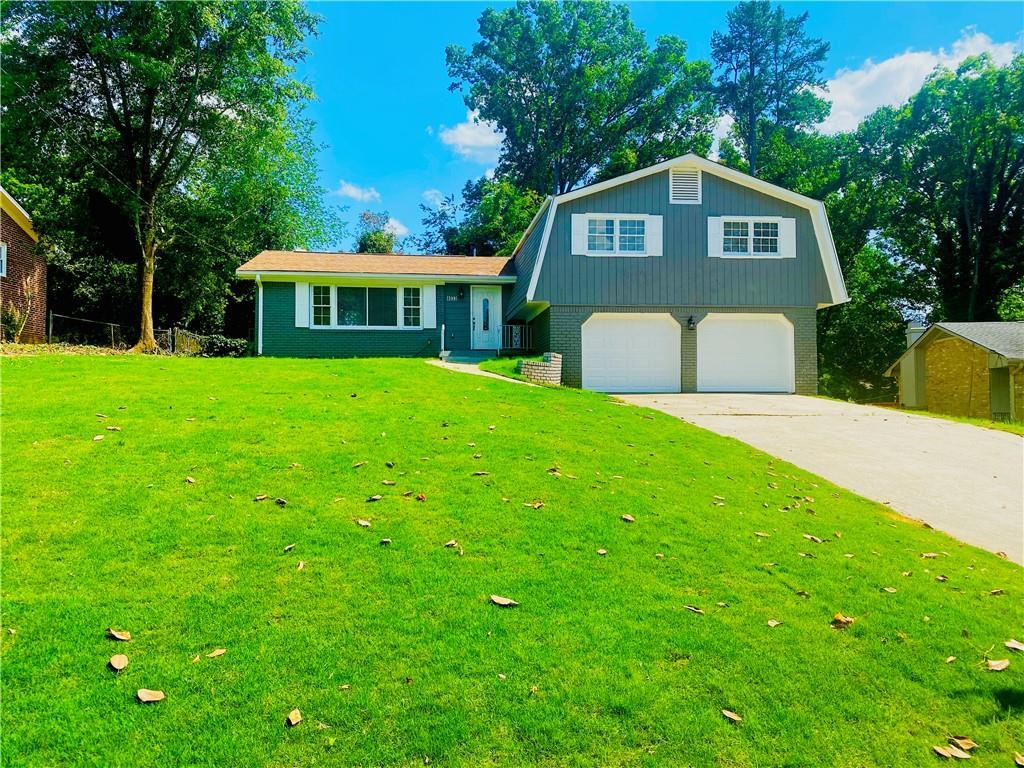 4033 Stoneview Cir., Stone Mountain, GA 30083