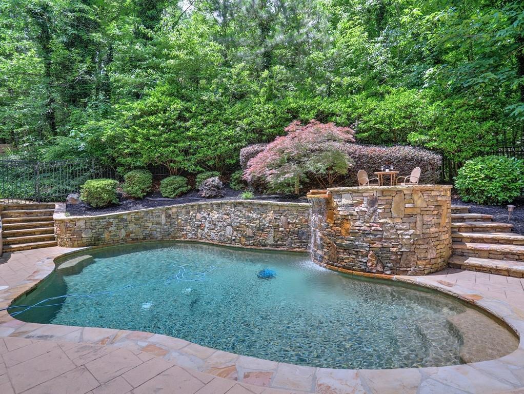 560 Stonebrook Farms Dr., Alpharetta, GA 30004