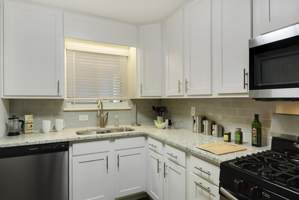 346 Carpenter Dr. #37, Sandy Springs, GA 30328