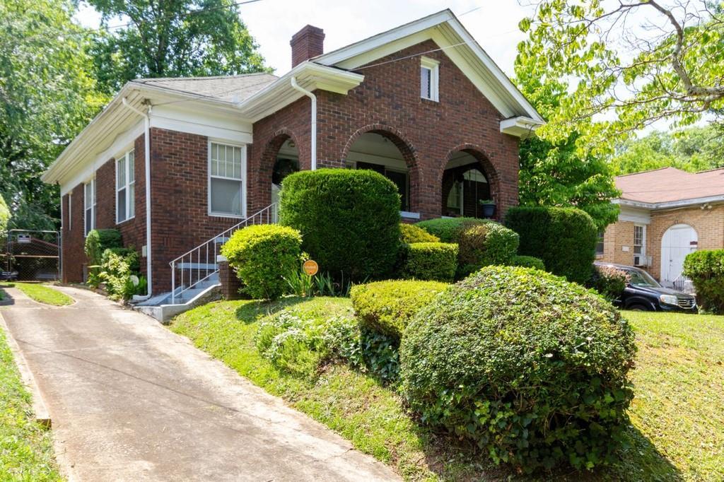 1725 Melrose Dr., Atlanta, GA 30310