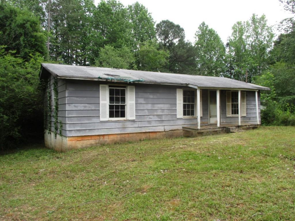 203 Herring Rd., Newnan, GA 30265