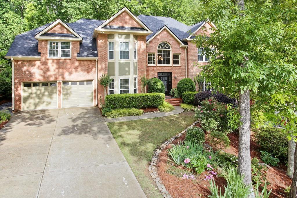 3283 Lantern Coach Ln., Roswell, GA 30075
