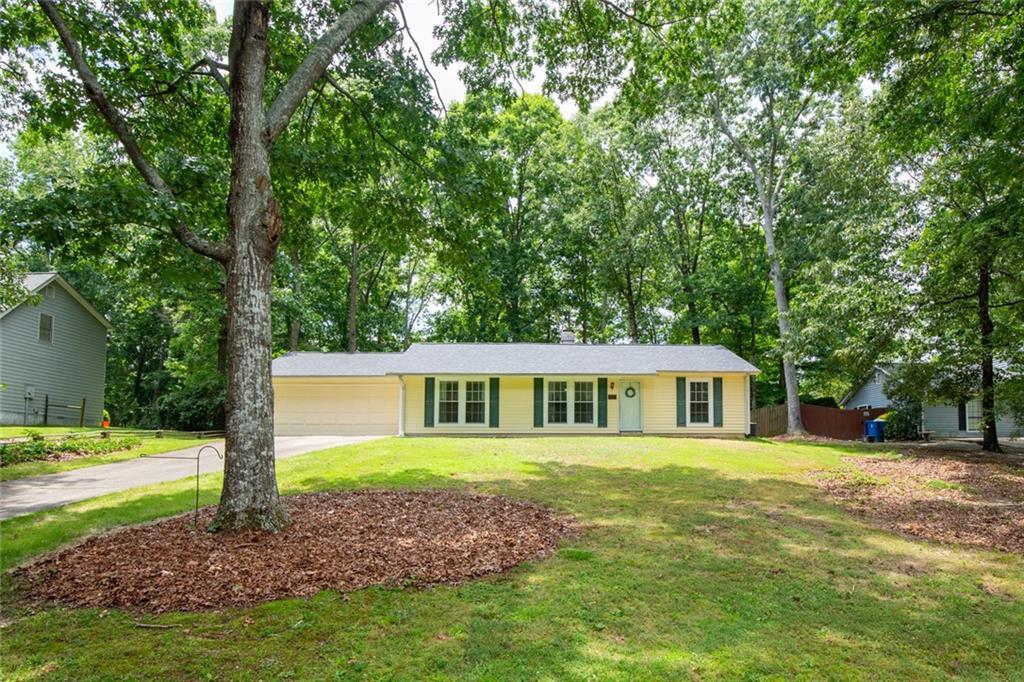 923 Bay Berry Ln., Lawrenceville, GA 30043