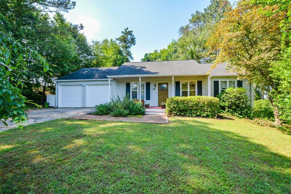 138 Apple Valley Dr., Woodstock, GA 30188