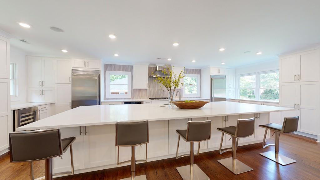 695 Glenforest Rd., Atlanta, GA 30328