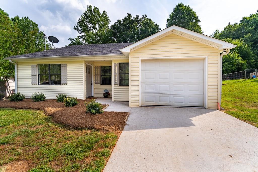 4042 Warren Rd., Flowery Branch, GA 30542