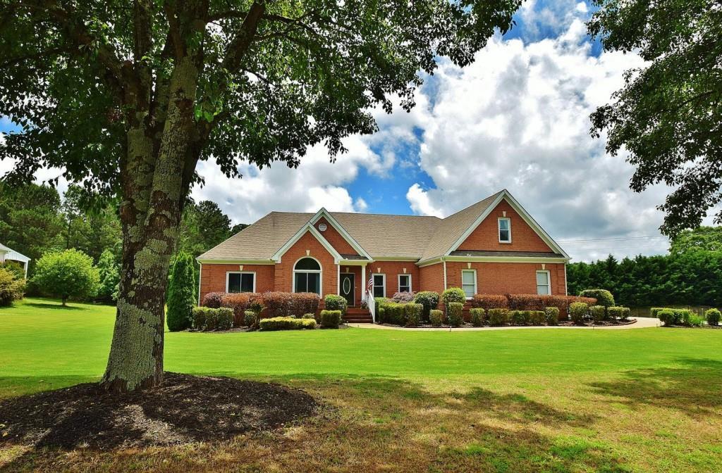 2880 Chardonnay Ln., Cumming, GA 30041