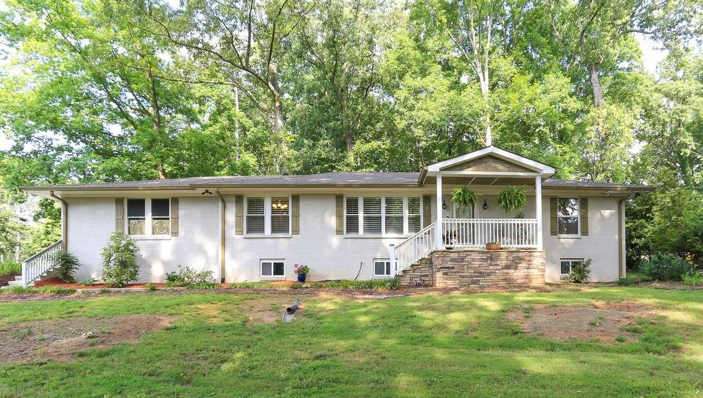 9 Regina Dr., Marietta, GA 30068