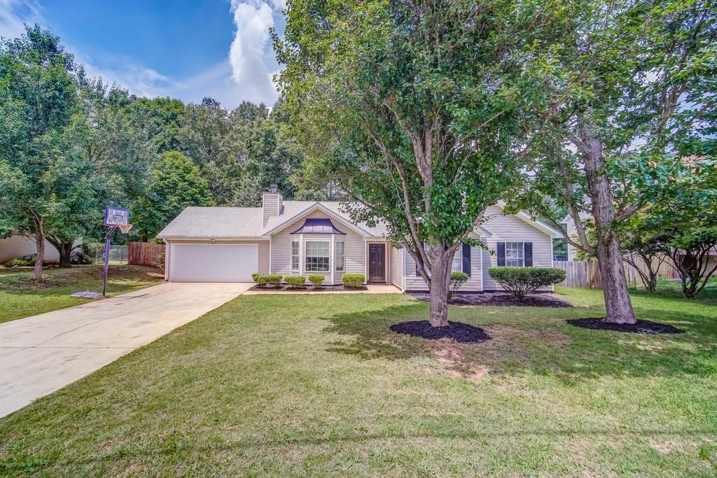 7165 Hummingbird Ln., Winston, GA 30187