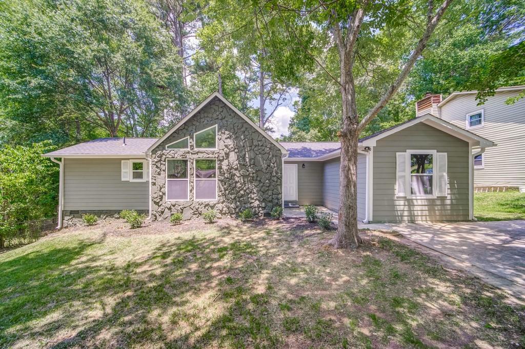 506 Autumn Dr., Riverdale, GA 30274
