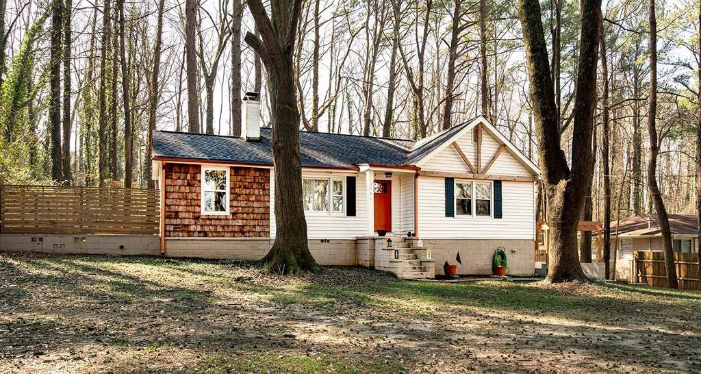 2746 Hedgewood Dr., Atlanta, GA 30311