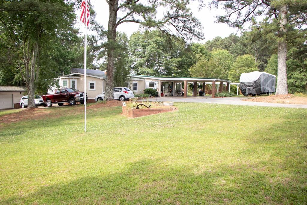 2074 Roopville Veal Rd., Roopville, GA 30170