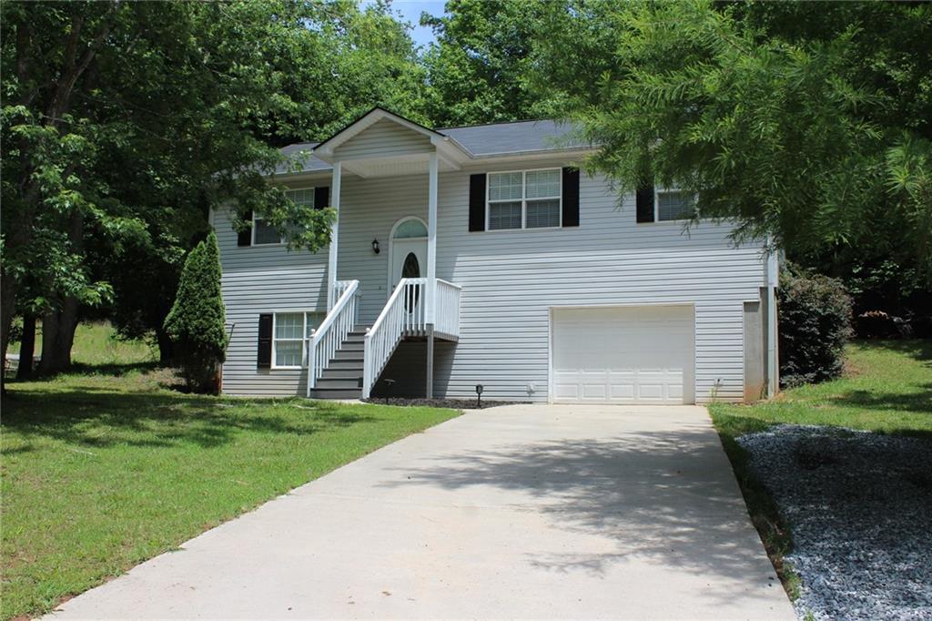 184 Pine Dr., Dahlonega, GA 30533