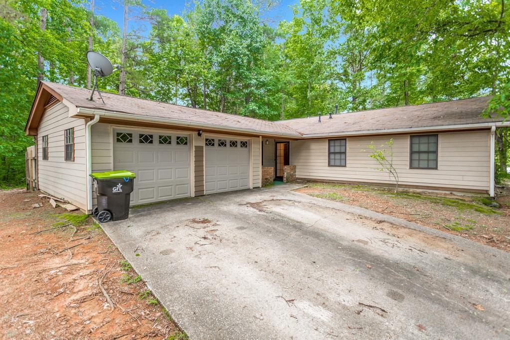 3425 Ethan Allen Dr., Atlanta, GA 30349