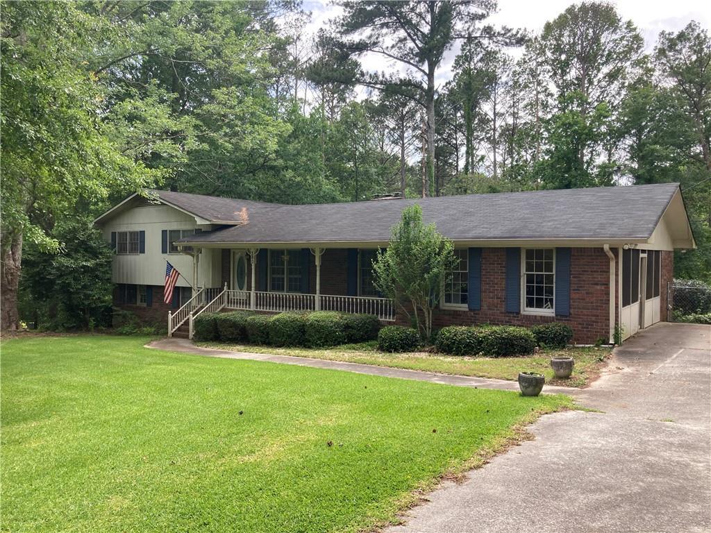 380 Treetop Dr., Bremen, GA 30110