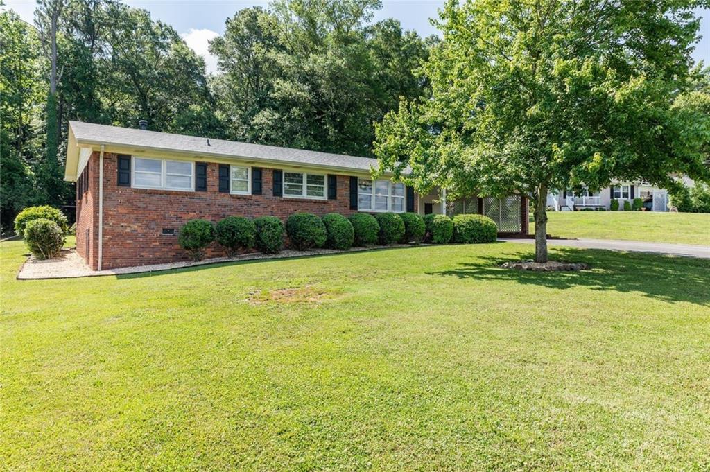 134 Thelma Rd., Calhoun, GA 30701