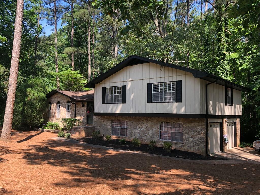 879 Pinecrest Cir., Lilburn, GA 30047
