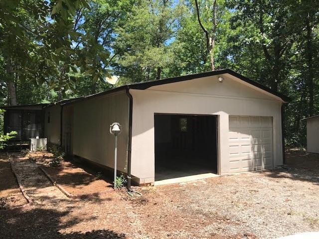 79 Forest Lake Circle Rd., Pendergrass, GA 30567