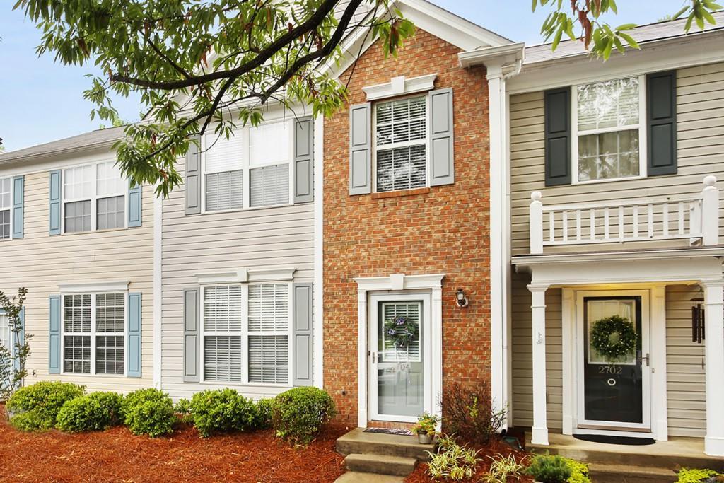 2704 Ashleigh Ln., Alpharetta, GA 30004