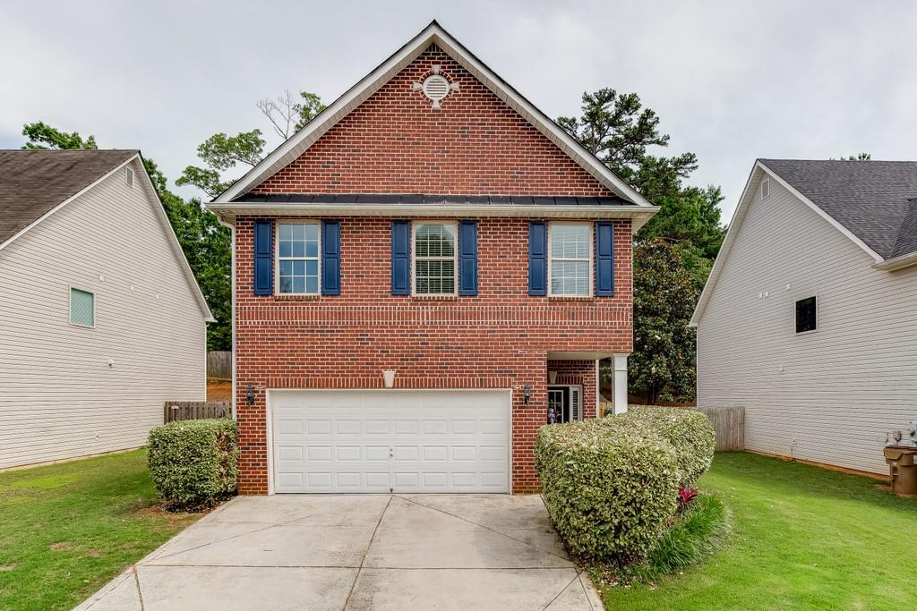 5854 Bridgeport Ct., Flowery Branch, GA 30542