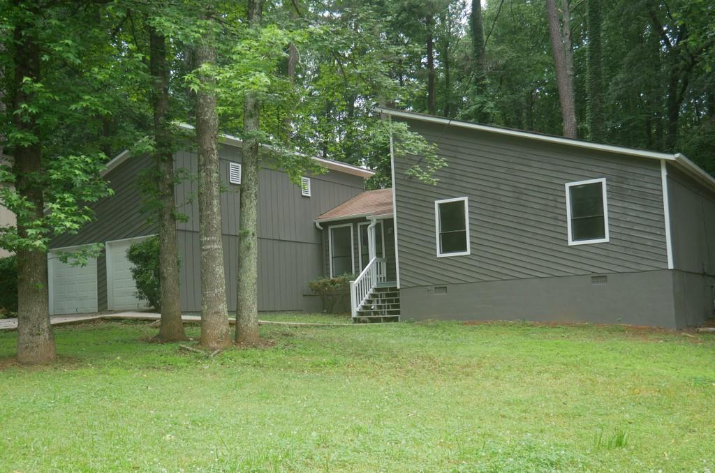 3515 Weathered Wood Dr., Ellenwood, GA 30294