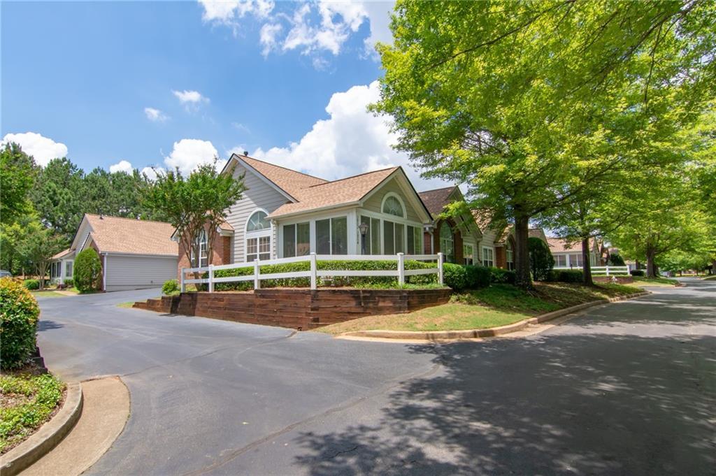 3802 Vineyards Lake Cir., Kennesaw, GA 30144