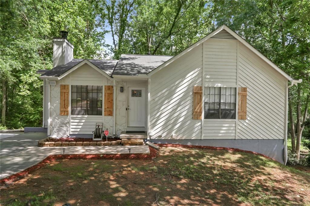 2060 Harrison Ridge Ct., Lawrenceville, GA 30044