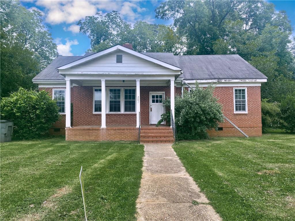 207 2nd Ave., Manchester, GA 31816