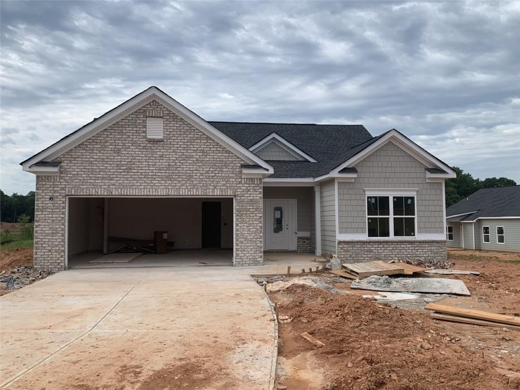 302 Creek Rock Ct., Monroe, GA 30655