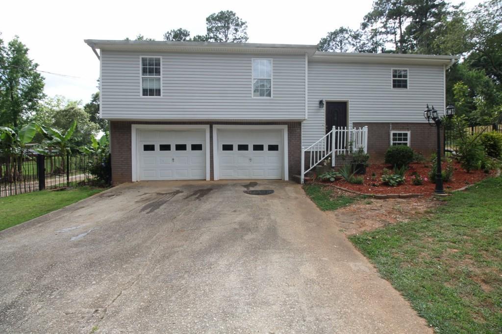 4980 W Ridge Dr, Douglasville, GA 30135
