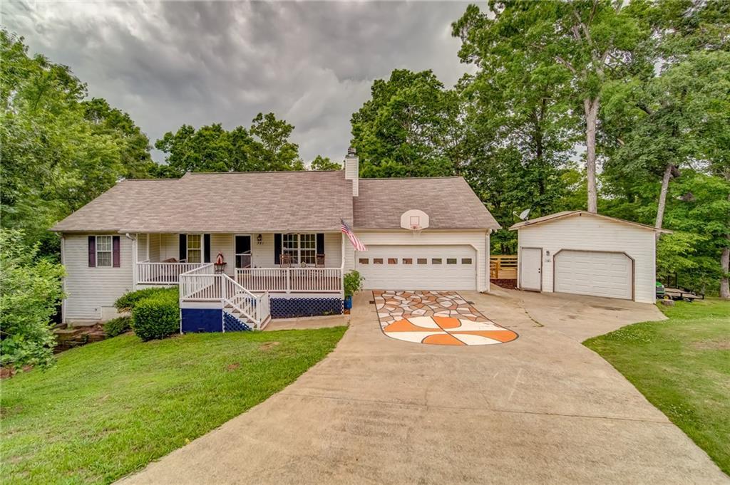 381 Whispering Waters Dr., Jasper, GA 30143