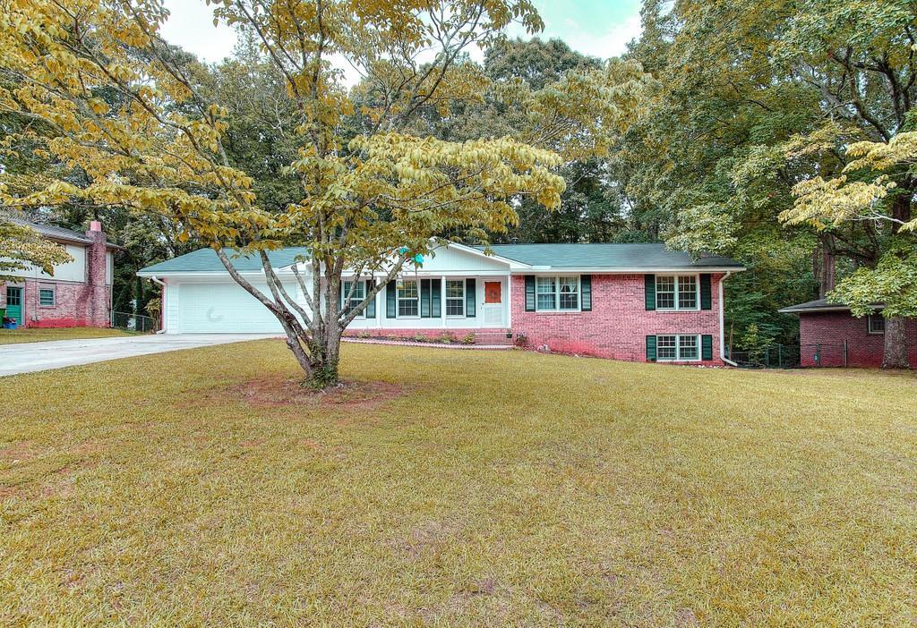 5692 Crestwood Dr., Stone Mountain, GA 30087