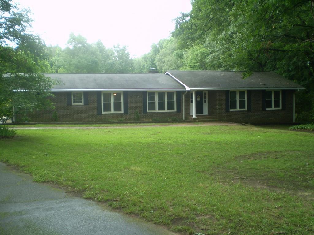 406 Davis Rd., Stockbridge, GA 30281