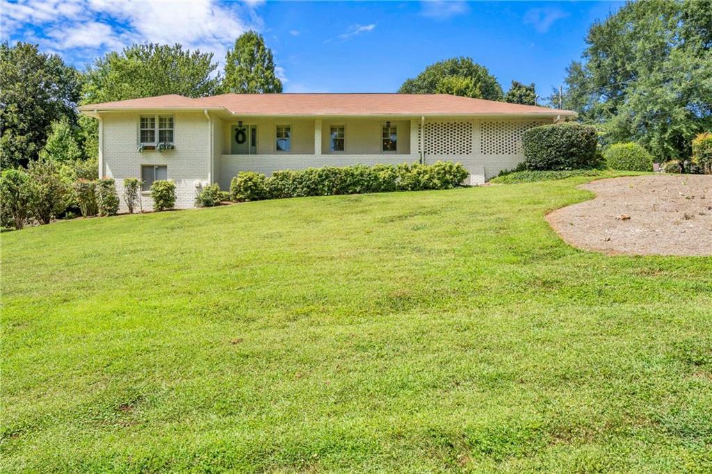 1330 Knoll Woods Ct., Roswell, GA 30075