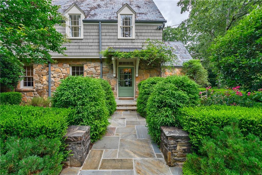 400 Pine Tree Dr., Atlanta, GA 30305