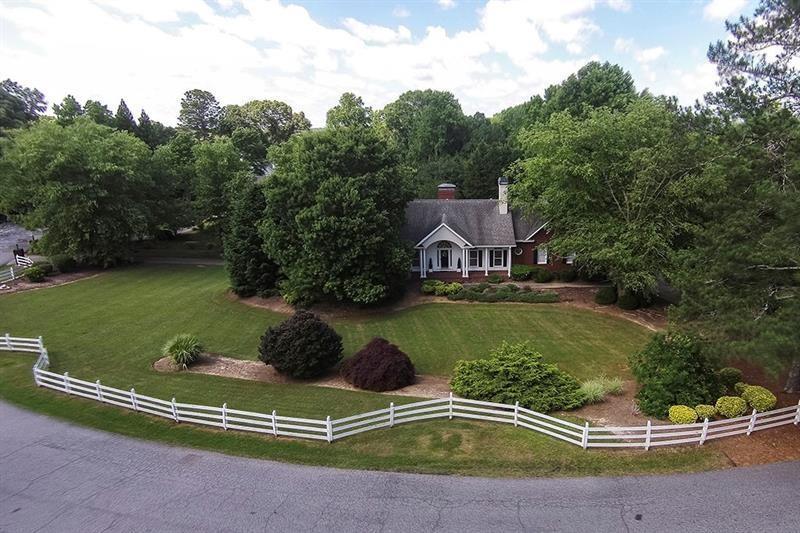 2630 Hopewell Plantation Dr., Alpharetta, GA 30004