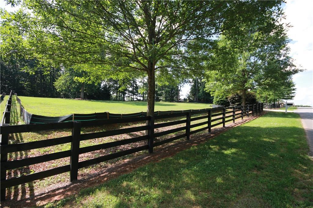 104 Trinity Hollow Dr., Canton, GA 30115