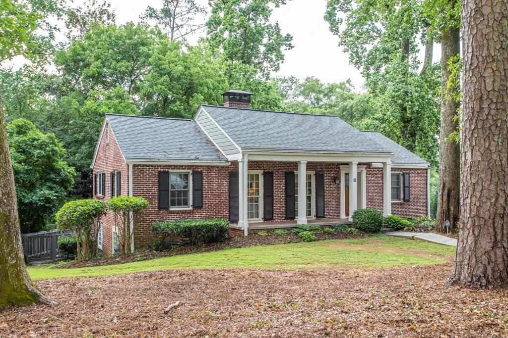 341 Meadowbrook Dr., Atlanta, GA 30342