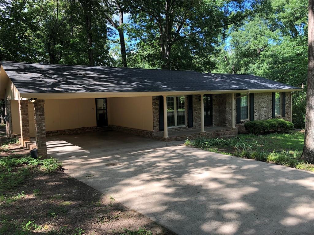 300 Ridgedale Dr., Silver Creek, GA 30173