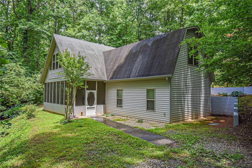 1801 Charlie Davis Rd., Cornelia, GA 30531