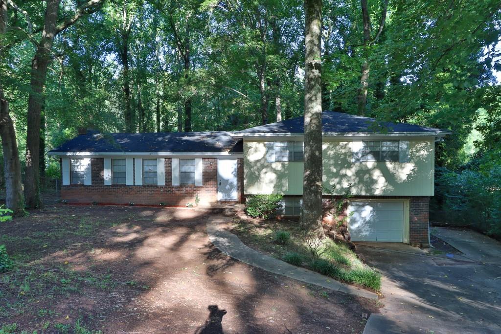5603 Crestview Dr., Acworth, GA 30102