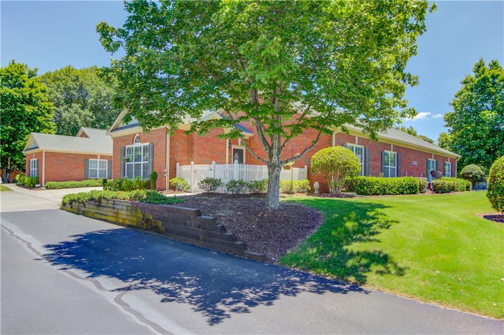 119 Holiday Rd. #703, Buford, GA 30518