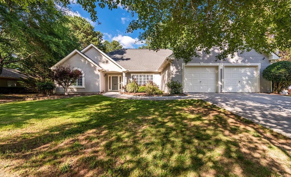 580 Briar Run Ct., Loganville, GA 30052