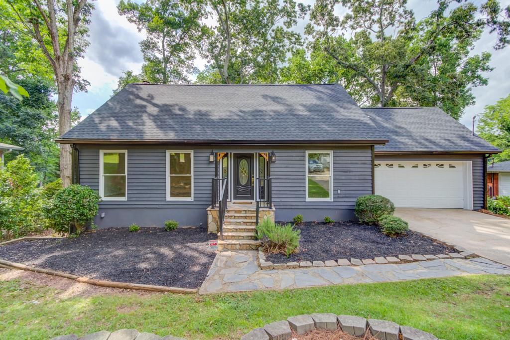 1485 Robinhood Tr., Gainesville, GA 30501
