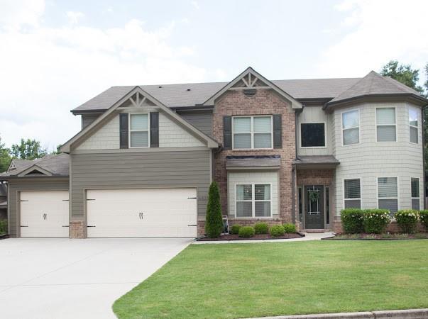 6820 Whitebark Dr., Dawsonville, GA 30534
