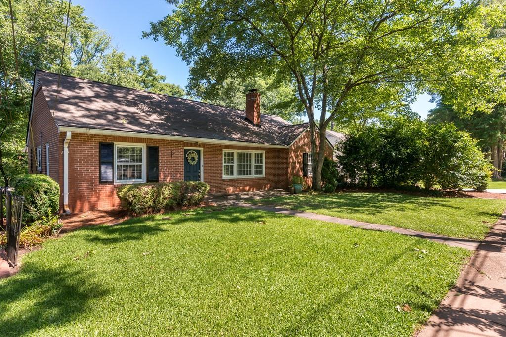 2154 Mckinley Rd., Atlanta, GA 30318