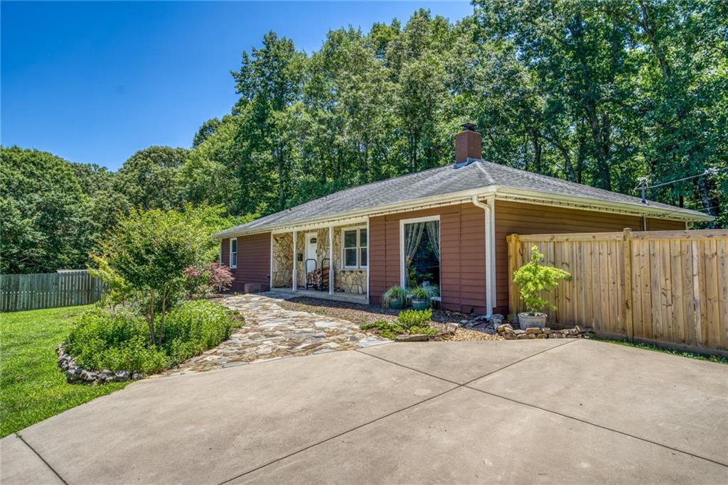 1080 Rose Dr., Watkinsville, GA 30677